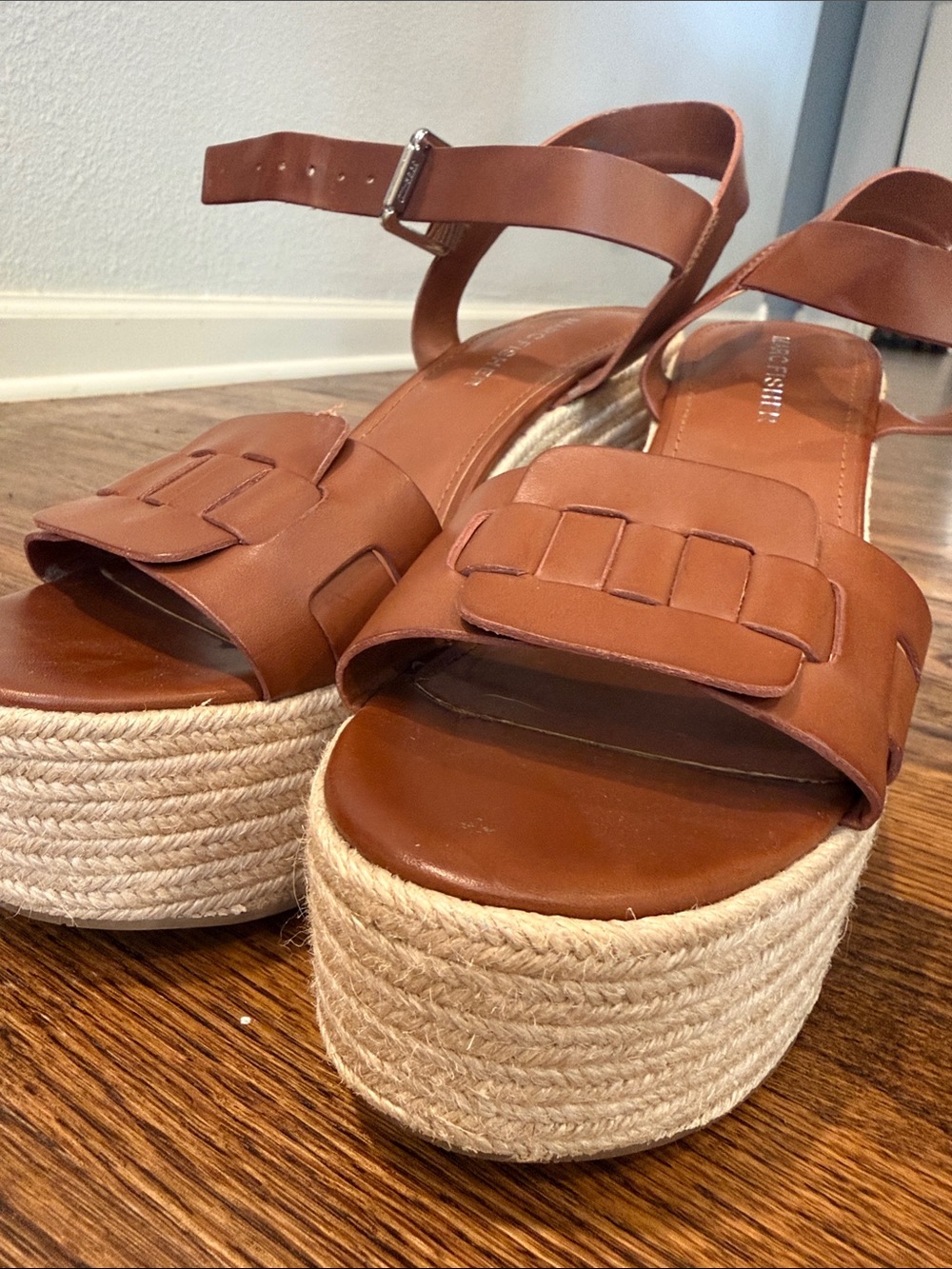 Summer Chic Marc Fisher Tan Leather Woven Platform Sandal, size 8